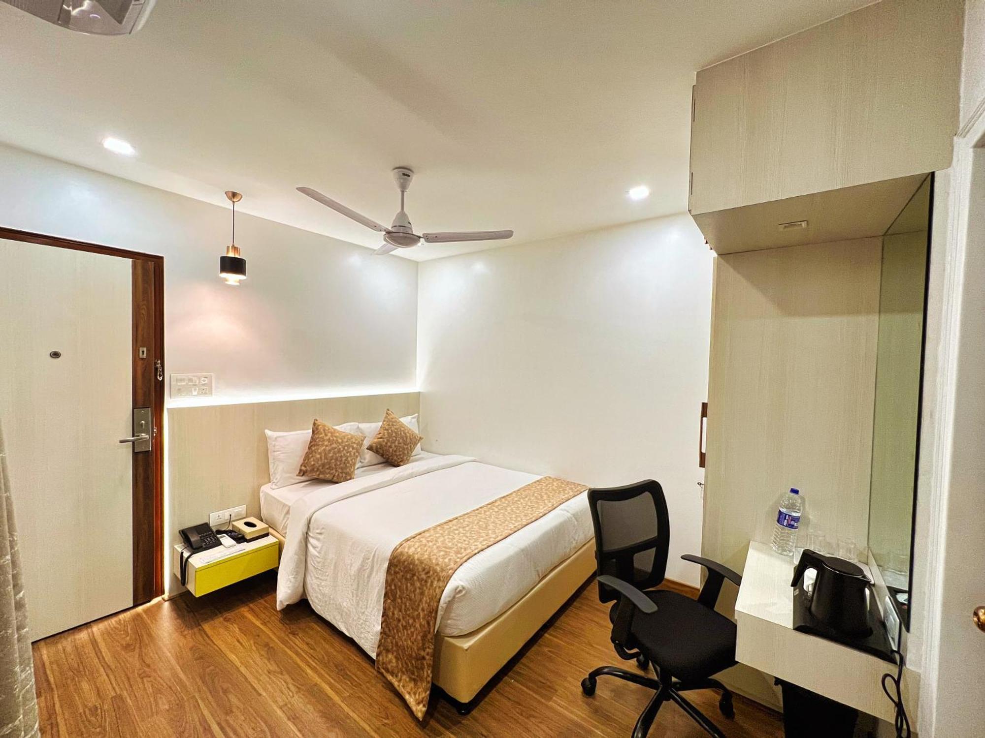 White House By Maxxvalue Service Apartments Bandra Βομβάη Εξωτερικό φωτογραφία